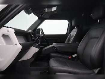 Used Land Rover Defender 2025 for sale - 78123273: Photo