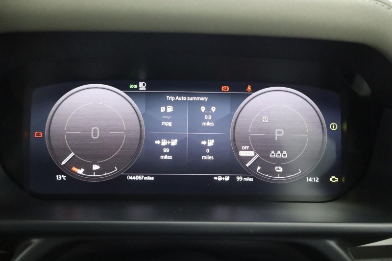 Used Land Rover Defender 2022 for sale - 76981536: Photo 16