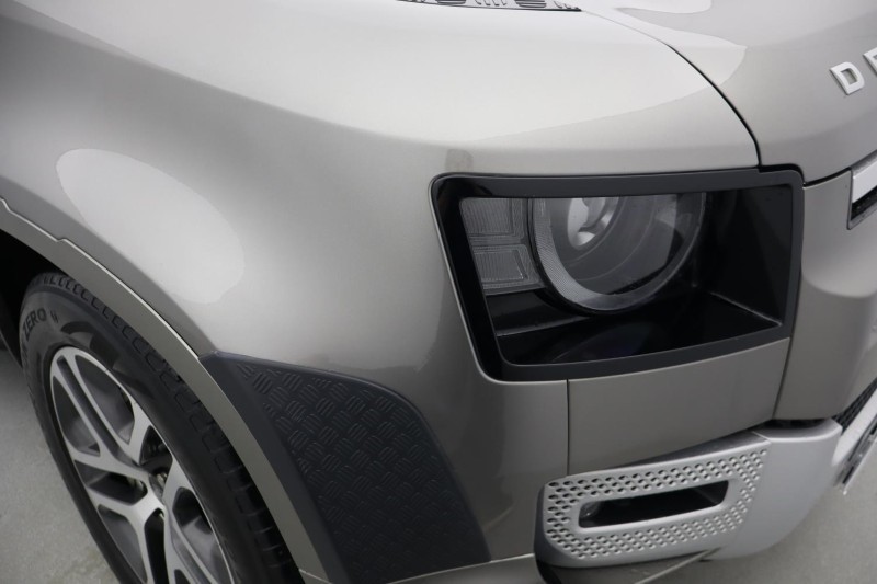 Used Land Rover Defender 2022 for sale - 76981536: Photo 17