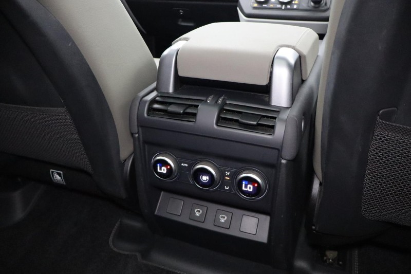 Used Land Rover Defender 2022 for sale - 76981536: Photo 18