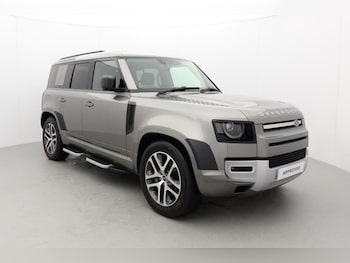 Used Land Rover Defender 2022 for sale - 76981536: Photo