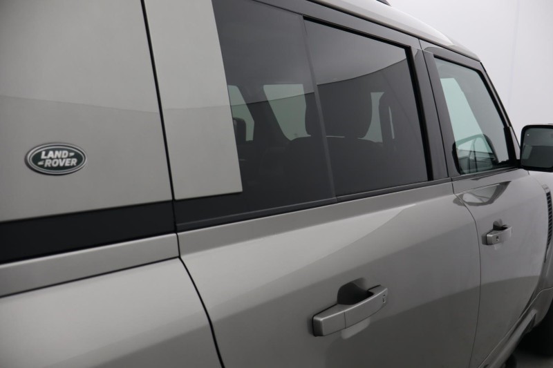 Used Land Rover Defender 2022 for sale - 76981536: Photo 29