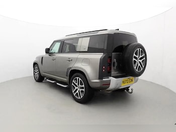 Used Land Rover Defender 2022 for sale - 76981536: Photo