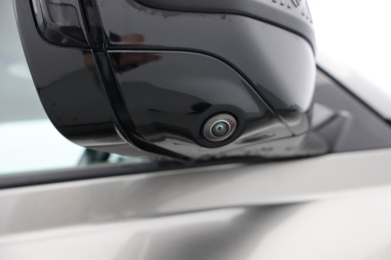 Used Land Rover Defender 2022 for sale - 76981536: Photo 31