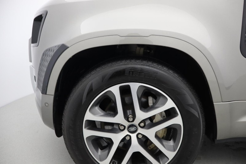 Used Land Rover Defender 2022 for sale - 76981536: Photo 36