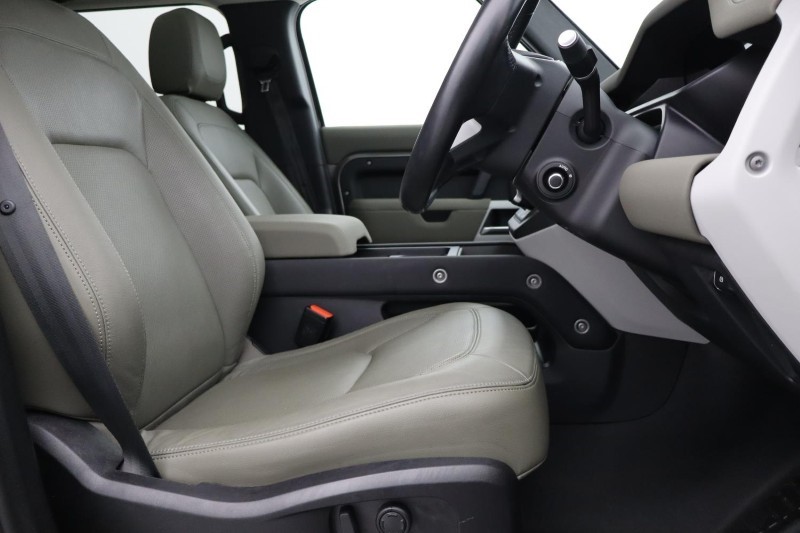 Used Land Rover Defender 2022 for sale - 76981536: Photo 48