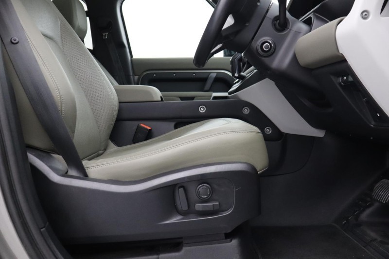 Used Land Rover Defender 2022 for sale - 76981536: Photo 49