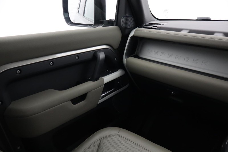 Used Land Rover Defender 2022 for sale - 76981536: Photo 55
