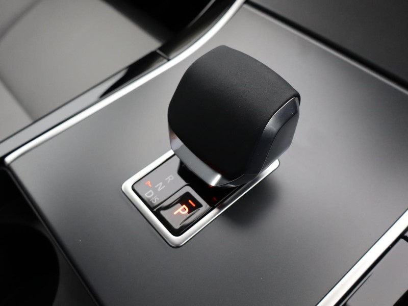 Used Land Rover Range Rover Velar 2025 for sale - 76981763: Photo 13