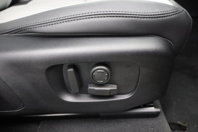 Used Land Rover Range Rover Velar 2025 for sale - 76981763: Photo 38