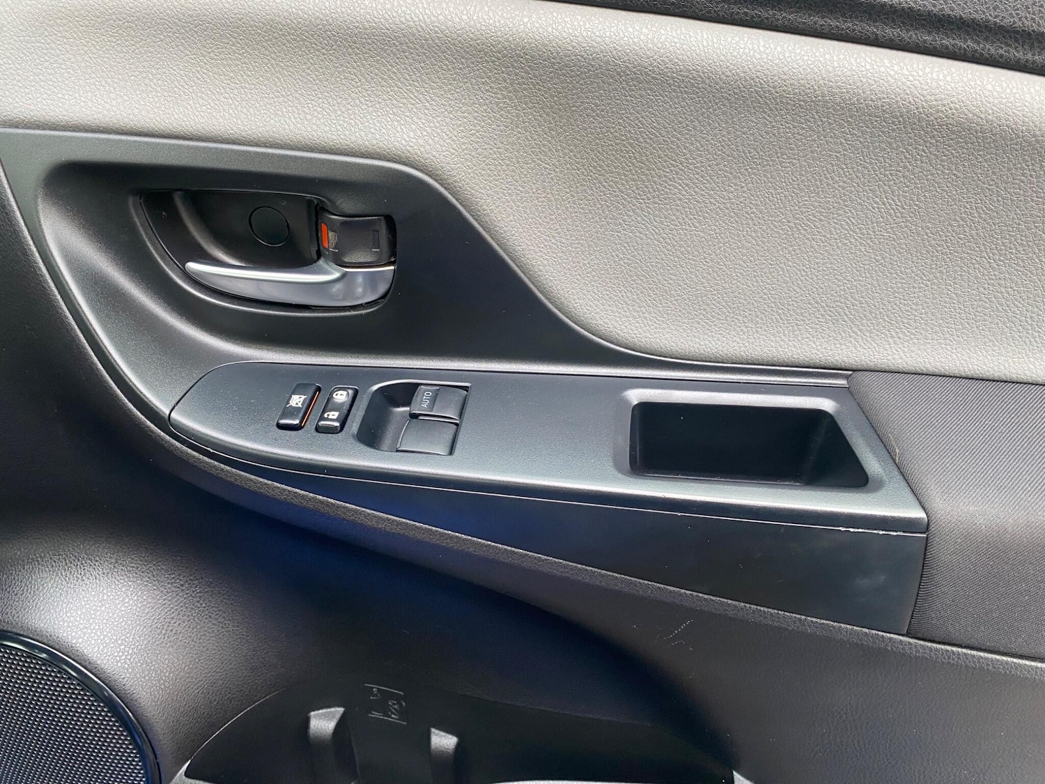 Used Toyota Yaris 2017 for sale - 77716100: Photo 28