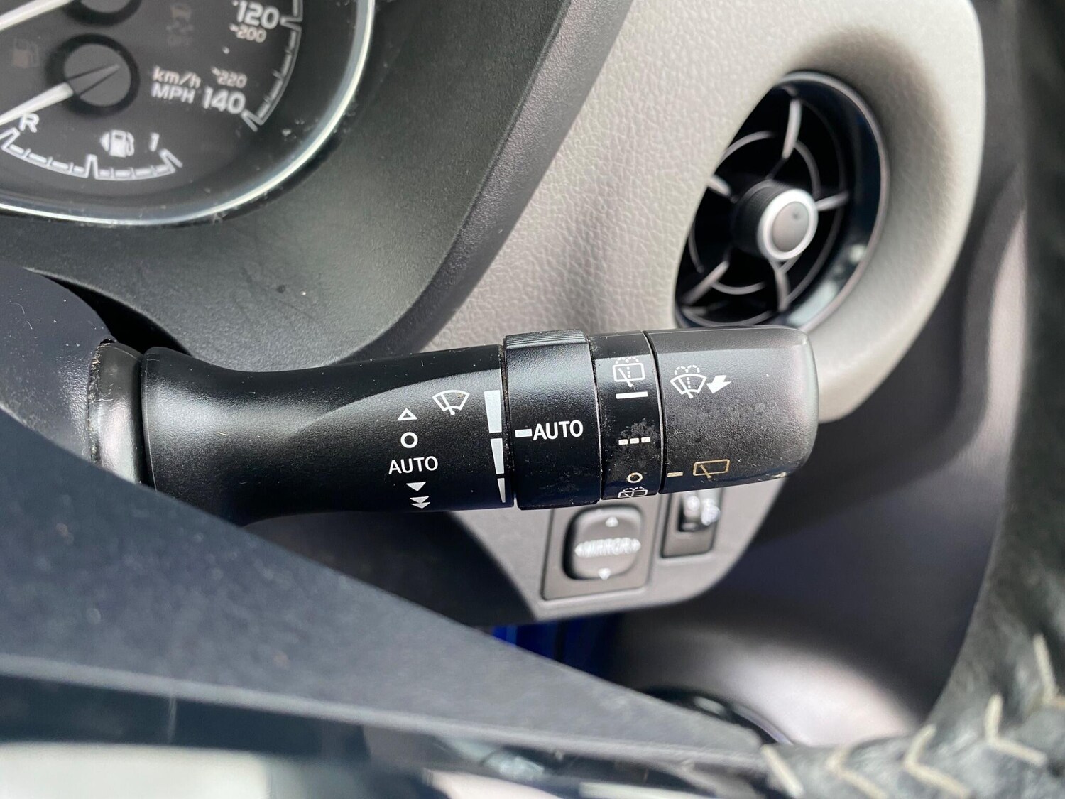 Used Toyota Yaris 2017 for sale - 77716100: Photo 37