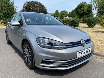 Used Volkswagen Golf 2018 for sale - 78548483: Photo