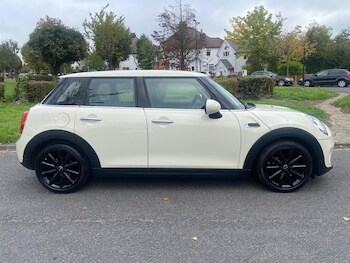 Used MINI Hatch 2018 for sale - 77716098: Photo