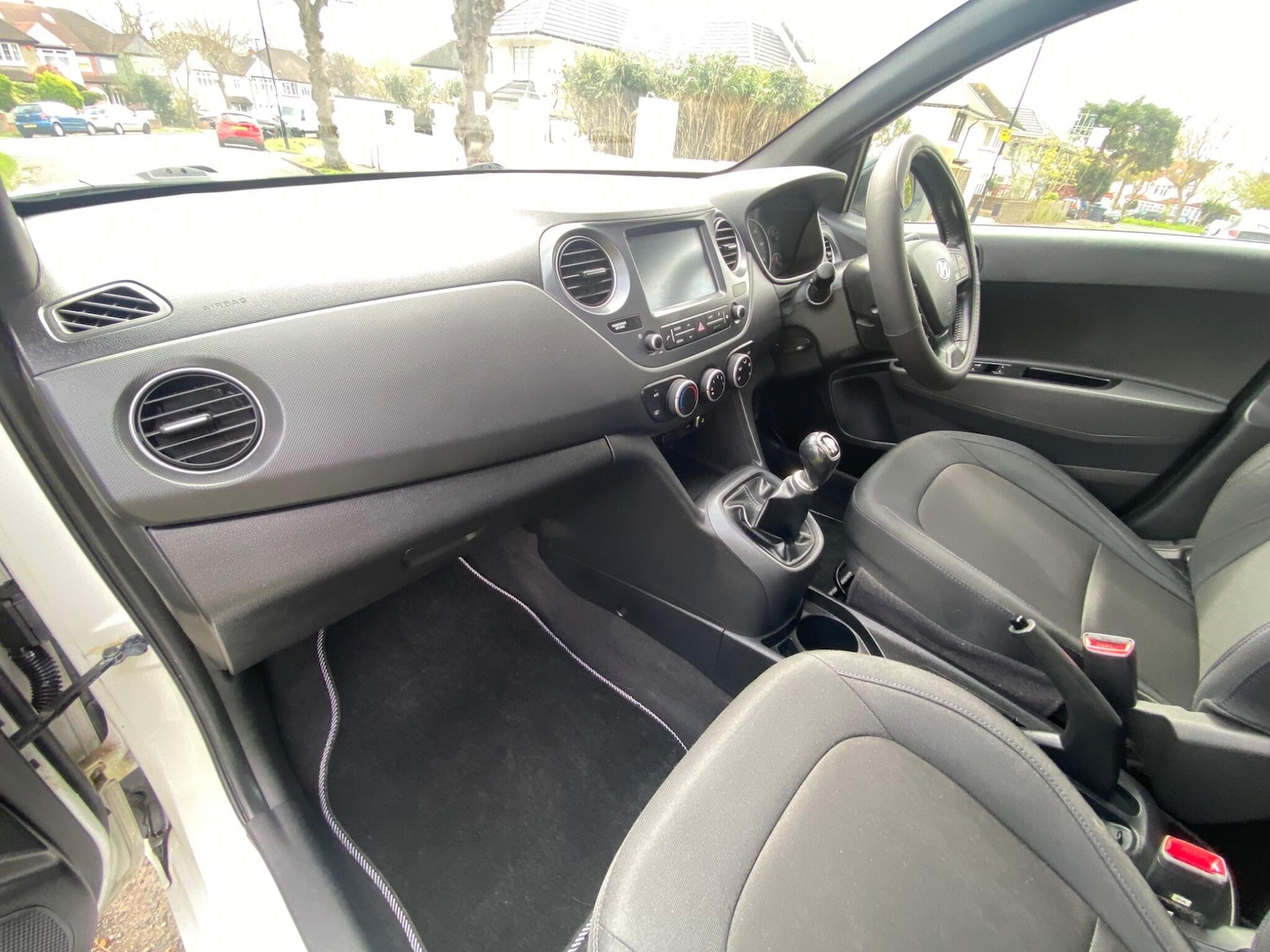 Used Hyundai i10 for sale - 78136349: Photo 18