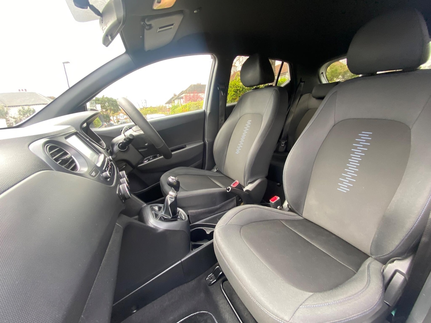 Used Hyundai i10 for sale - 78136349: Photo 23