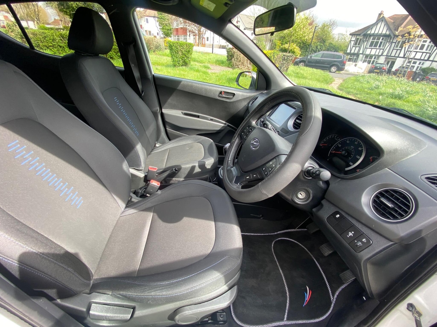 Used Hyundai i10 for sale - 78136349: Photo 31