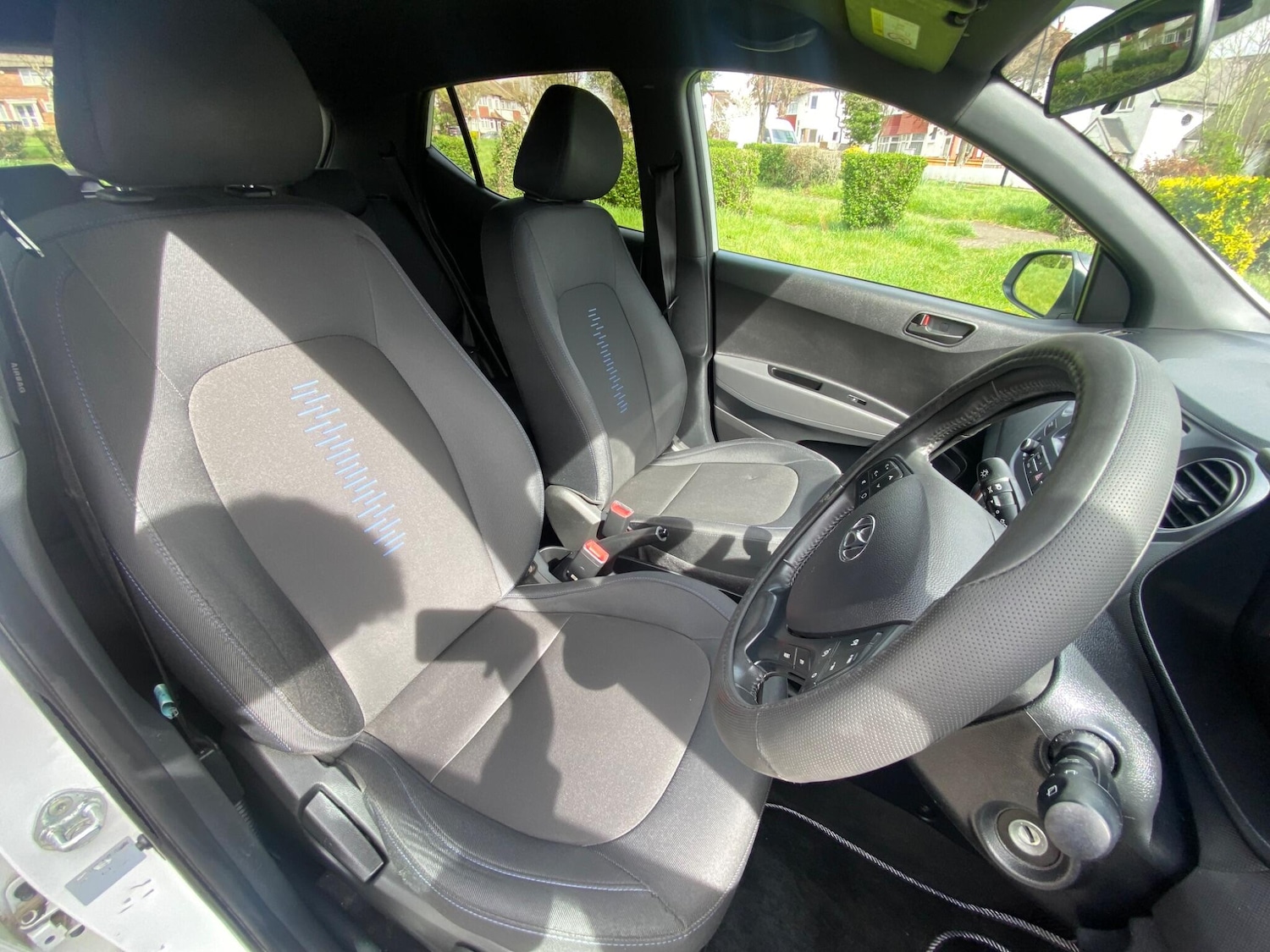 Used Hyundai i10 for sale - 78136349: Photo 32