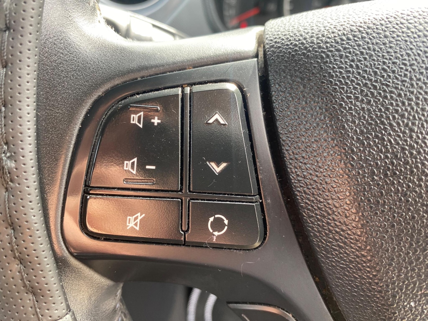 Used Hyundai i10 for sale - 78136349: Photo 33