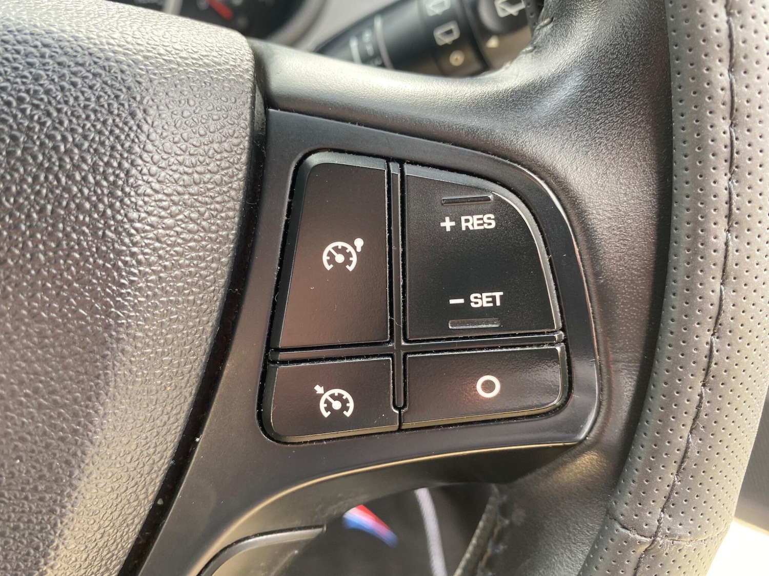 Used Hyundai i10 for sale - 78136349: Photo 36