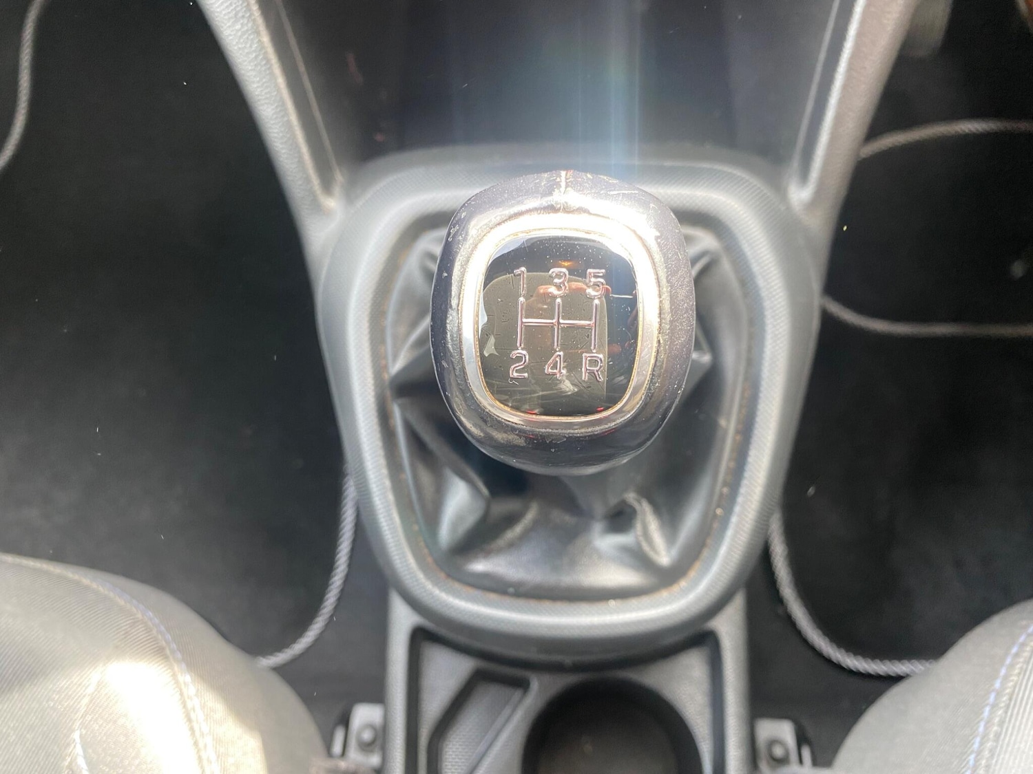 Used Hyundai i10 for sale - 78136349: Photo 44