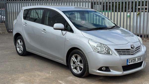 Used Toyota Verso 2009 for sale - 75582730: Photo 2
