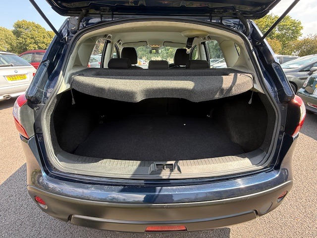 Used Nissan Qashqai 2012 for sale - 76353555: Photo 15