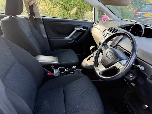 Used Toyota Verso 2009 for sale - 76352707: Photo 10