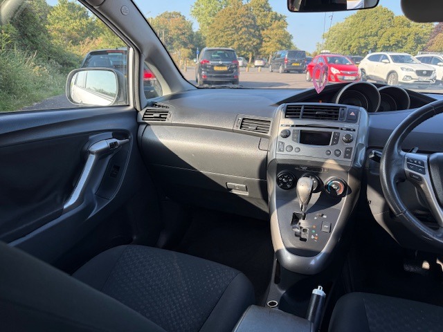 Used Toyota Verso 2009 for sale - 76352707: Photo 13