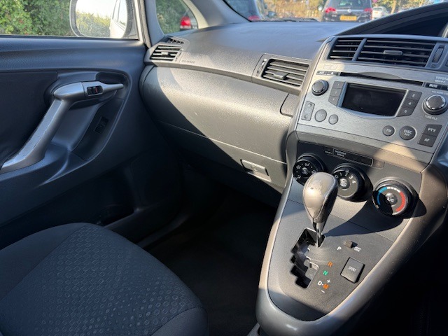 Used Toyota Verso 2009 for sale - 76352707: Photo 14