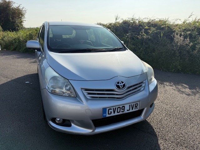 Used Toyota Verso 2009 for sale - 76352707: Photo 2