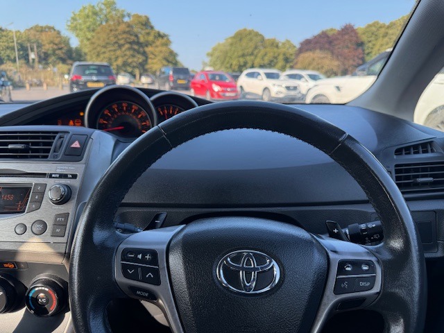 Used Toyota Verso 2009 for sale - 76352707: Photo 21