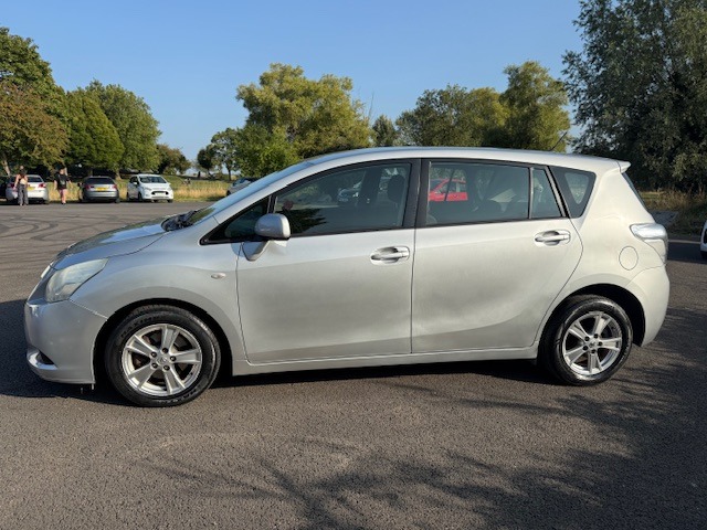 Used Toyota Verso 2009 for sale - 76352707: Photo 6
