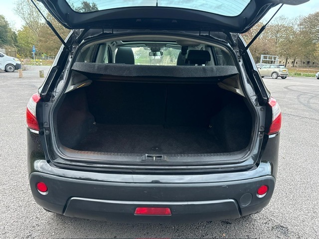 Used Nissan Qashqai 2010 for sale - 76355734: Photo 20