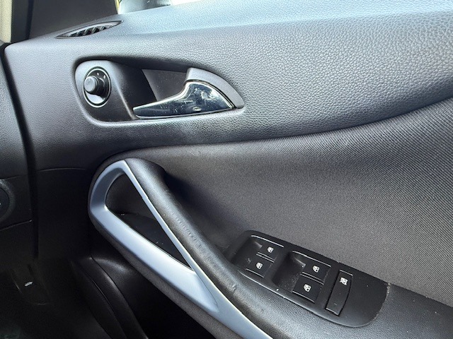 Used Vauxhall Zafira 2015 for sale - 76353711: Photo 21