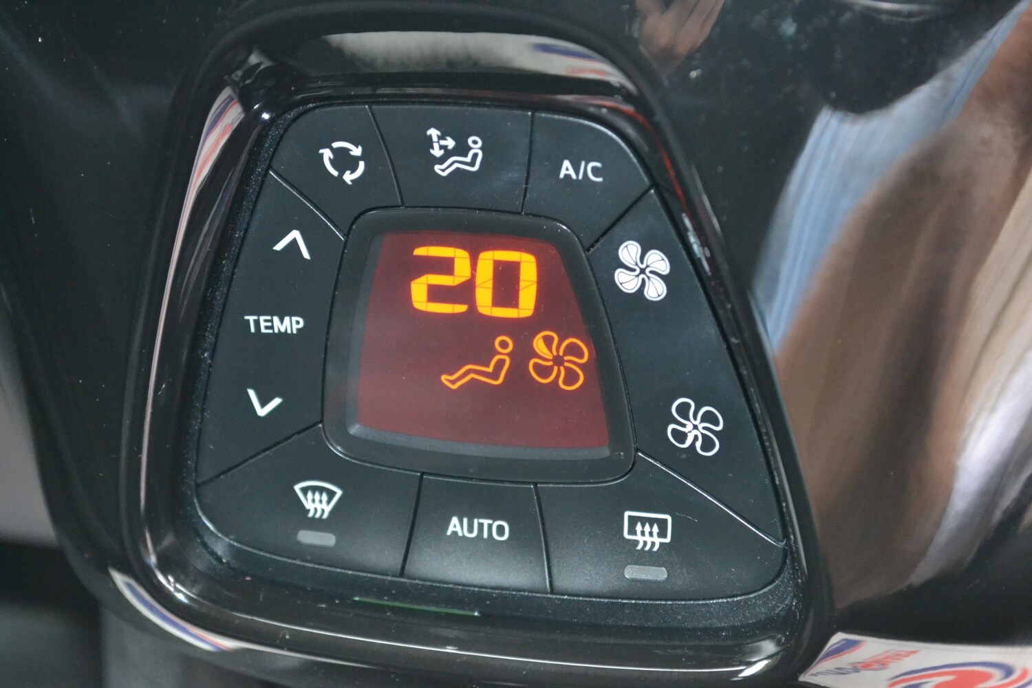 Used Peugeot 108 2014 for sale - 76011923: Photo 21