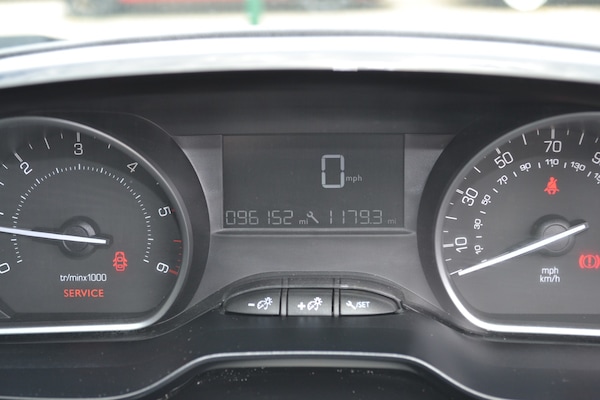 Used Peugeot 2008 2015 for sale - 74398792: Photo 14