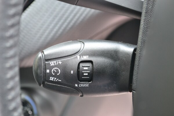Used Peugeot 2008 2015 for sale - 74398792: Photo 15