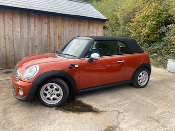Used MINI Convertible 2011 for sale - 76288672: Photo 2