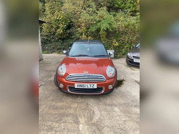 Used MINI Convertible 2011 for sale - 76288672: Photo 3