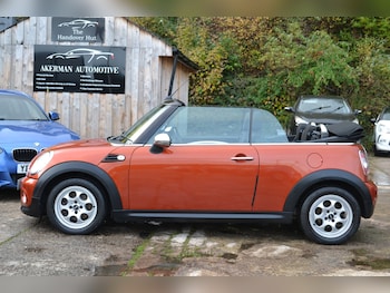 Used MINI Convertible 2011 for sale - 76288672: Photo