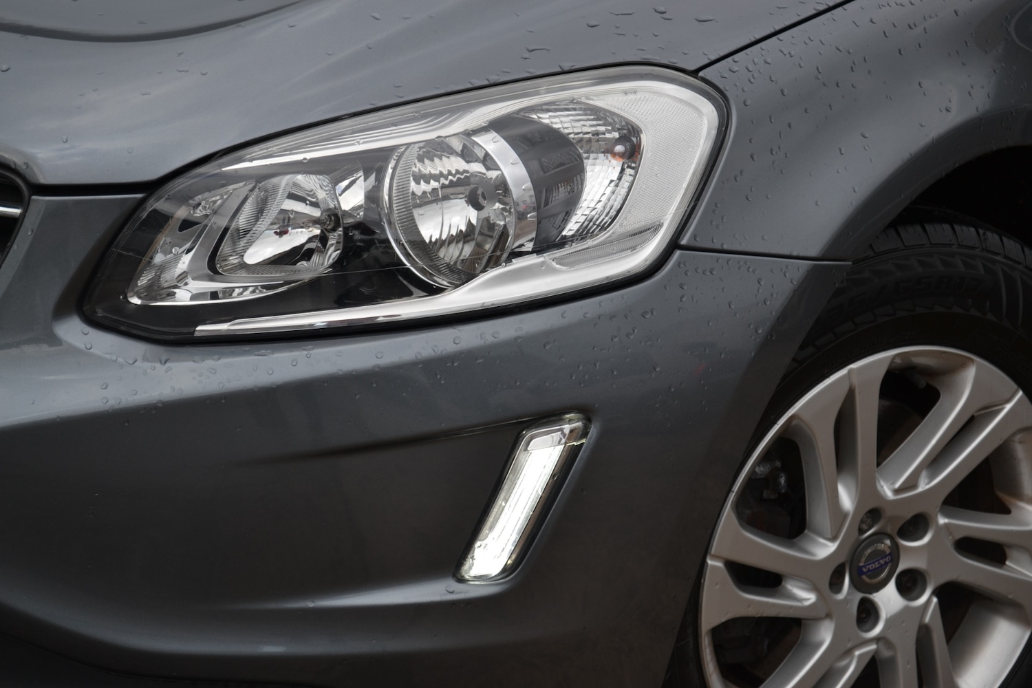 Used Volvo XC60 2017 for sale - 77432253: Photo 2