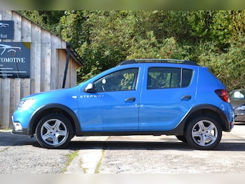 Used Dacia Sandero Stepway 2016 for sale - 76011876: Photo