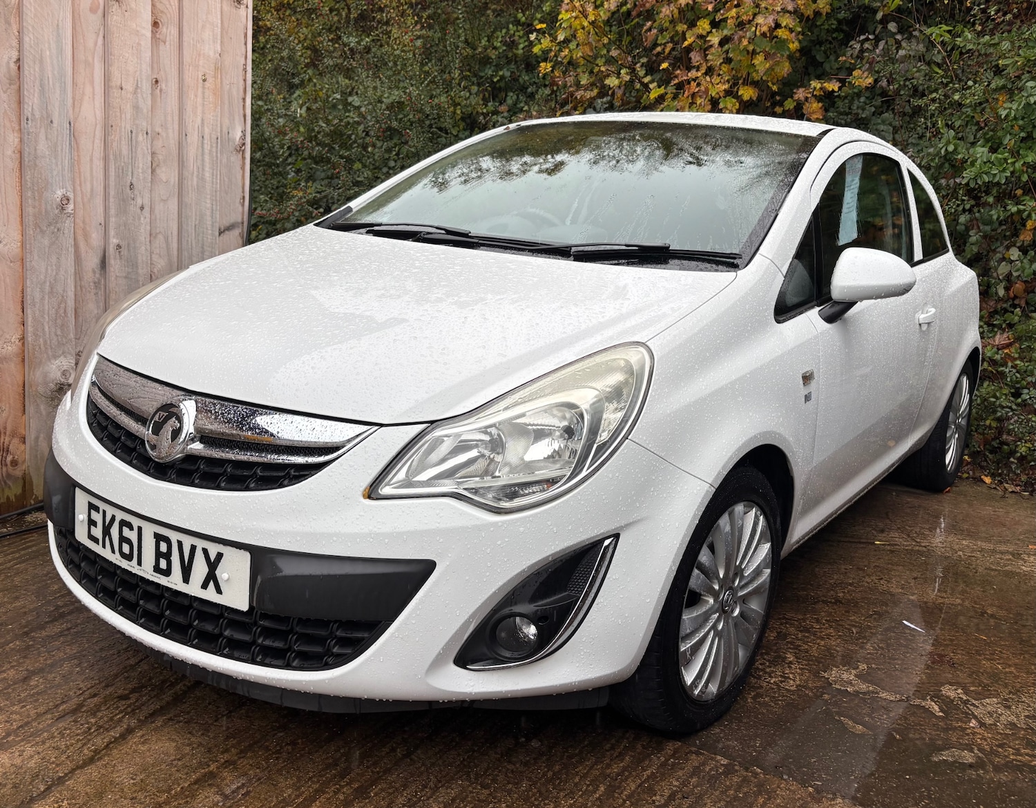 Used Vauxhall Corsa 2011 for sale - 76401982: Photo 1