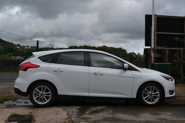 Used Ford Focus 2015 for sale - 72378170: Photo 9