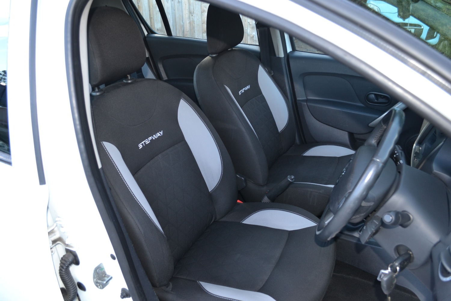 Used Dacia Sandero Stepway 2014 for sale - 75921778: Photo 15