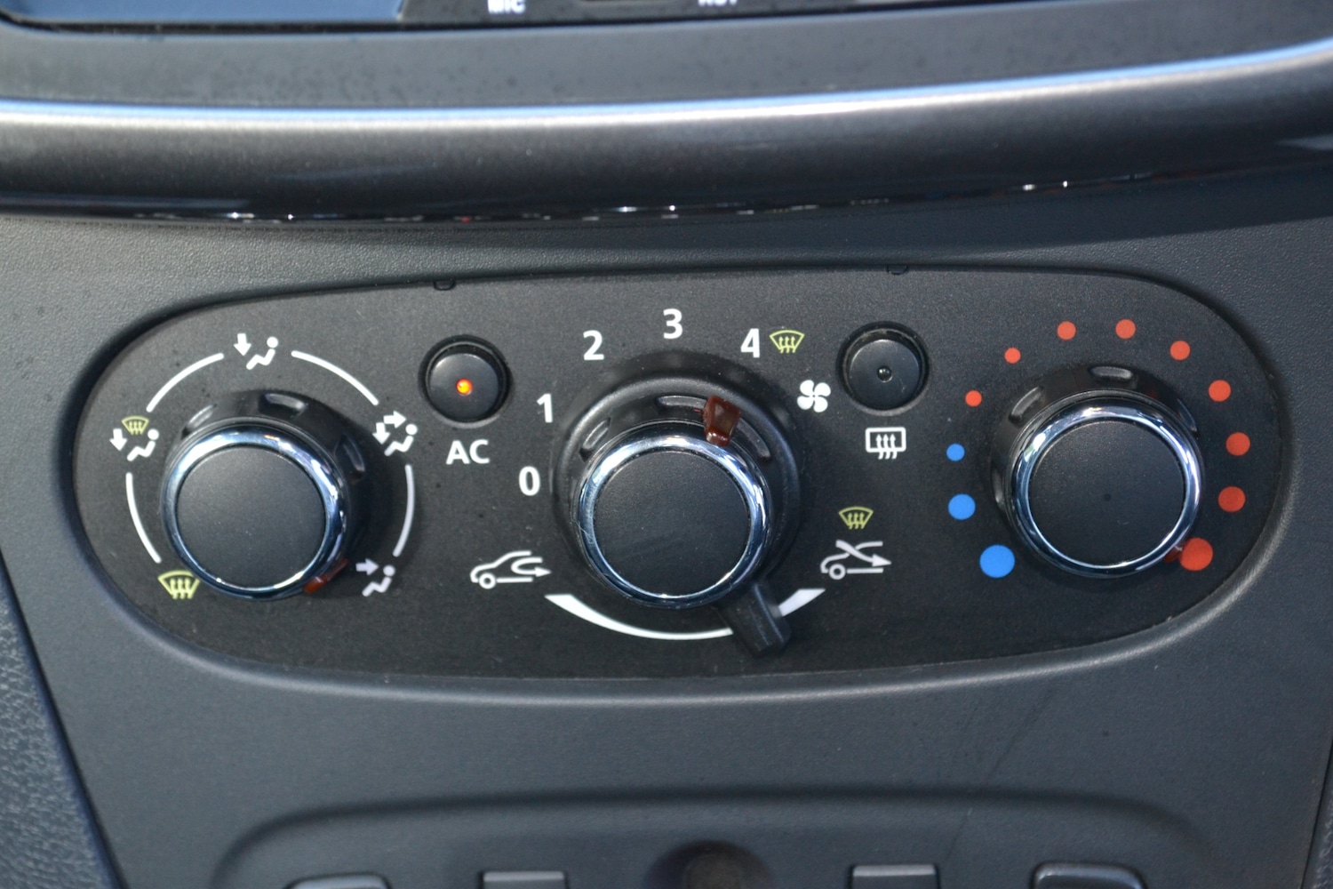 Used Dacia Sandero Stepway 2014 for sale - 75921778: Photo 20