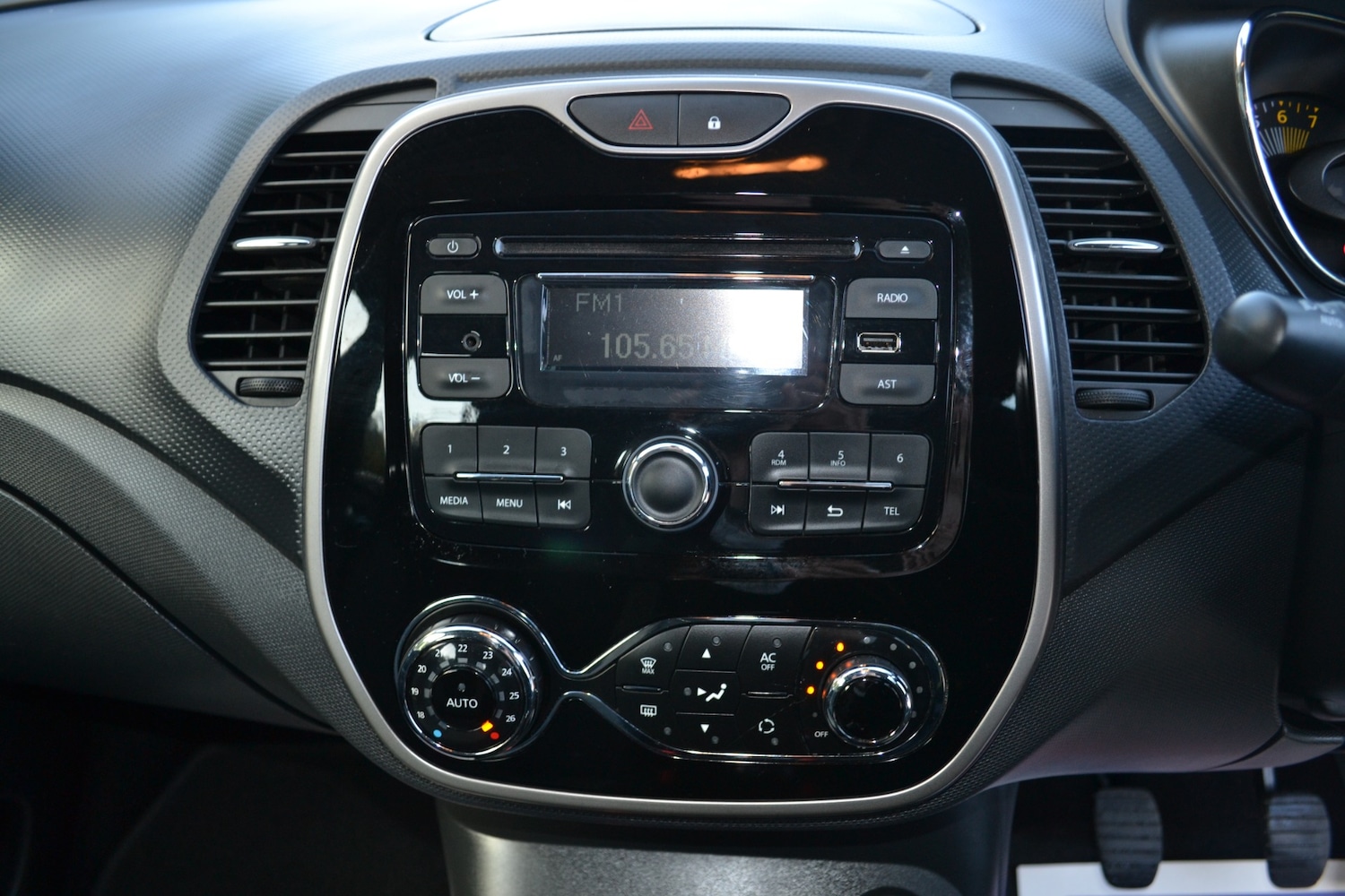 Used Renault Captur 2013 for sale - 76324489: Photo 15