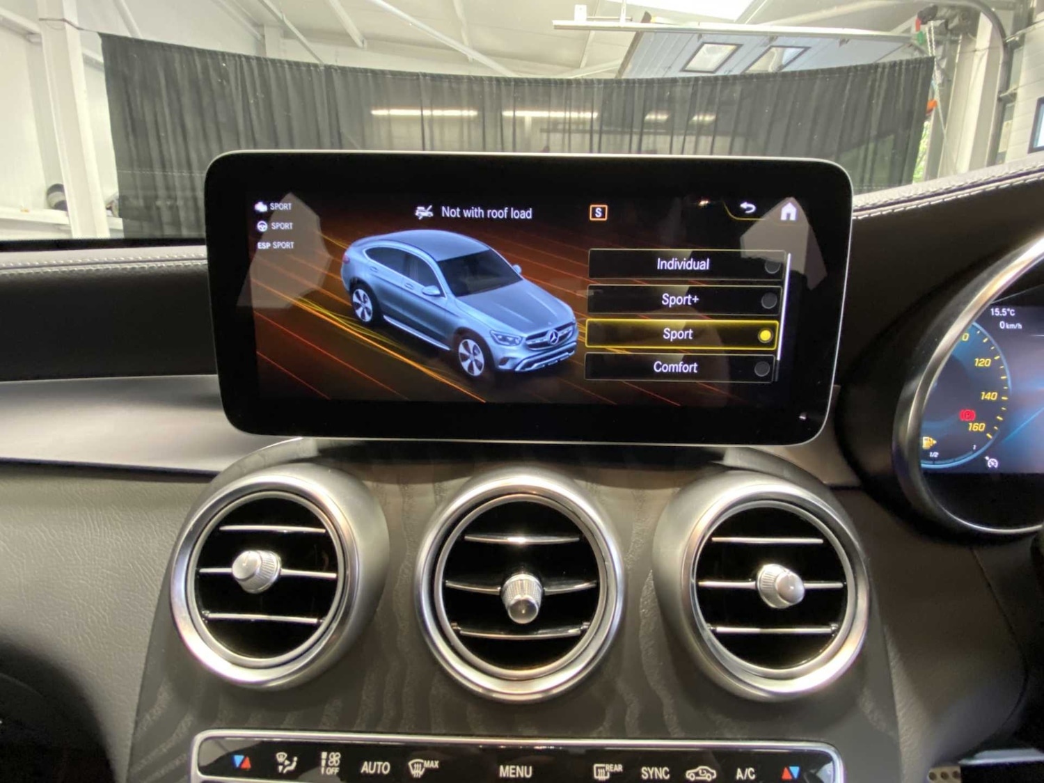 Used Mercedes-Benz GLC 2019 for sale - 76113580: Photo 31