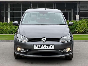 Used Volkswagen Polo 2017 for sale - 76272234: Photo 2